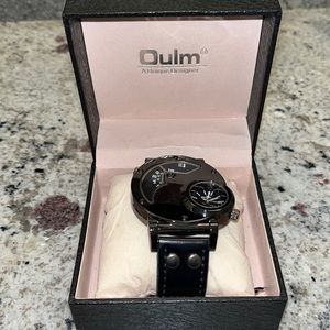 Olum brand watch. A leather strap . Fits any hand cause of adjustable strap
